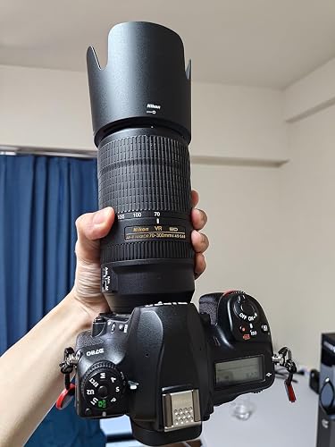Nikon 70-300mm ED VR フルサイズ対応レンズ